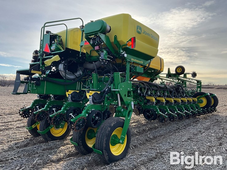 2024-john-deere-1775nt-image-5