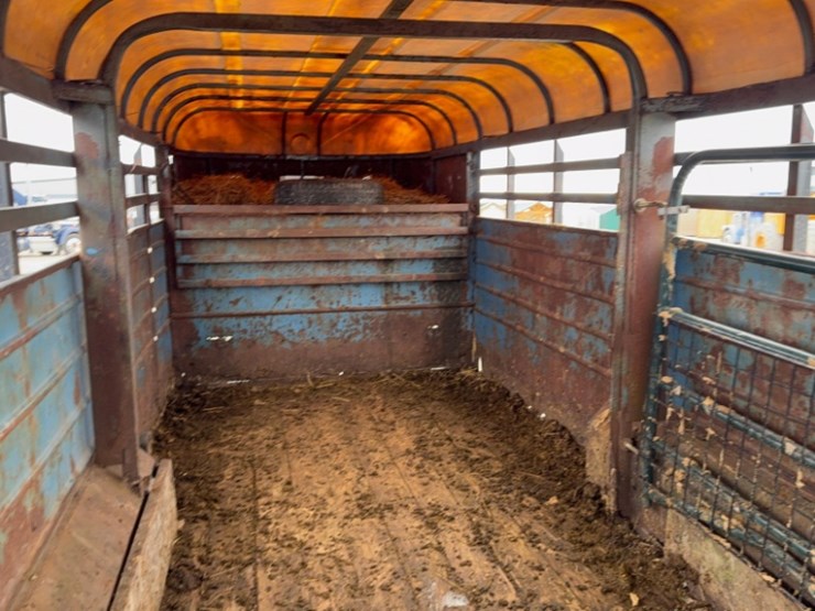 16'-gooseneck-livestock-trailer,-tandem-axle-image-20