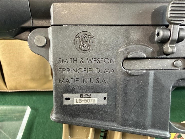 smith-&-wesson-m&p15-22-22lr-rifle-image-11