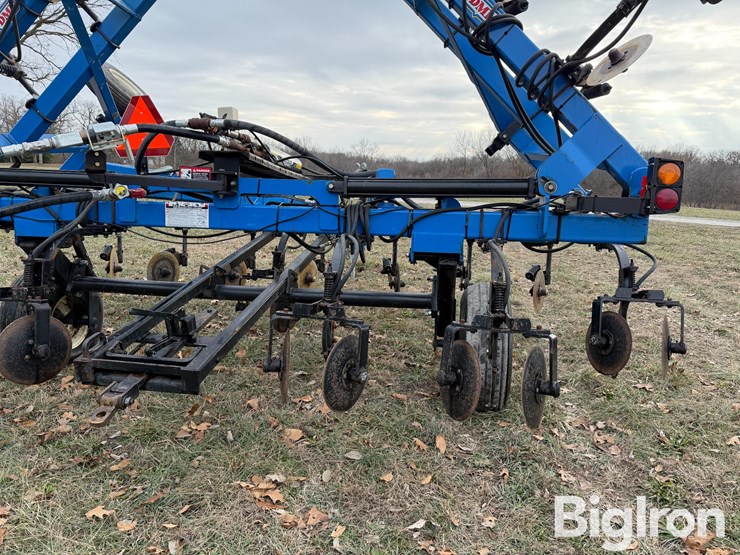 2004-dmi-4300-image-16