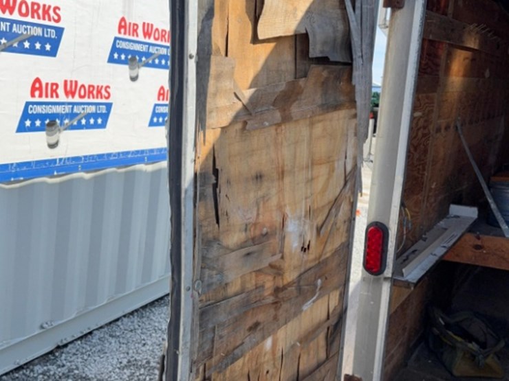 united-cargo-10'-trailer-sn#56jte1022ea134773,-tandem-axle,-ladder-hooks-on-side-image-17