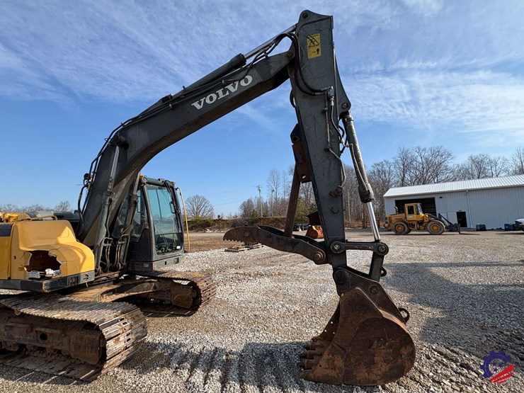 2012-volvo-ec140dl-image-22