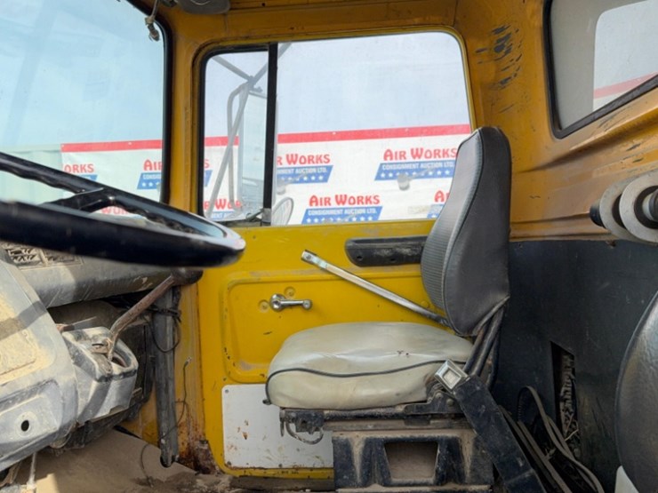 1987-ford-l8000-image-32