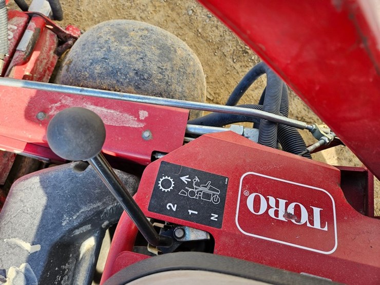 #142-•-toro-greens-master-greens-mower-image-15