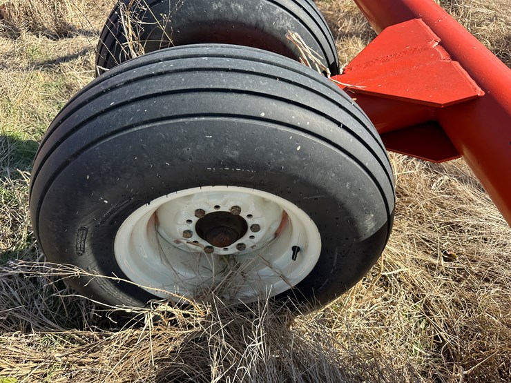 fair-oaks-18x52-image-10