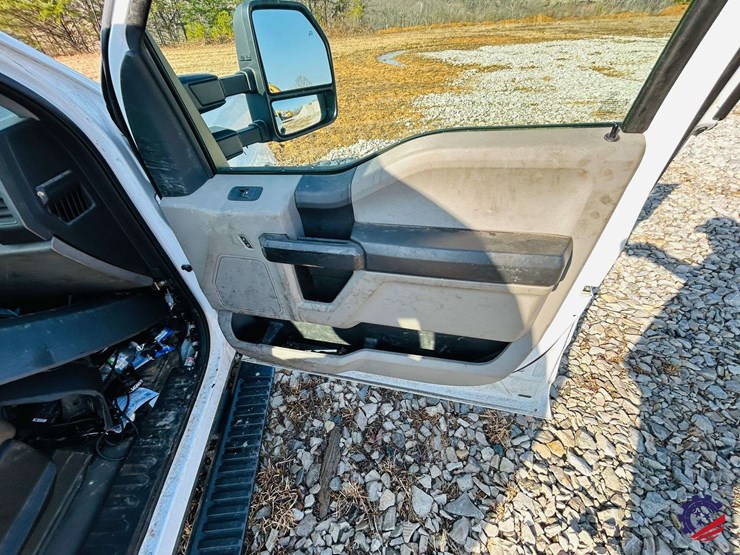 2018-ford-f550-image-35