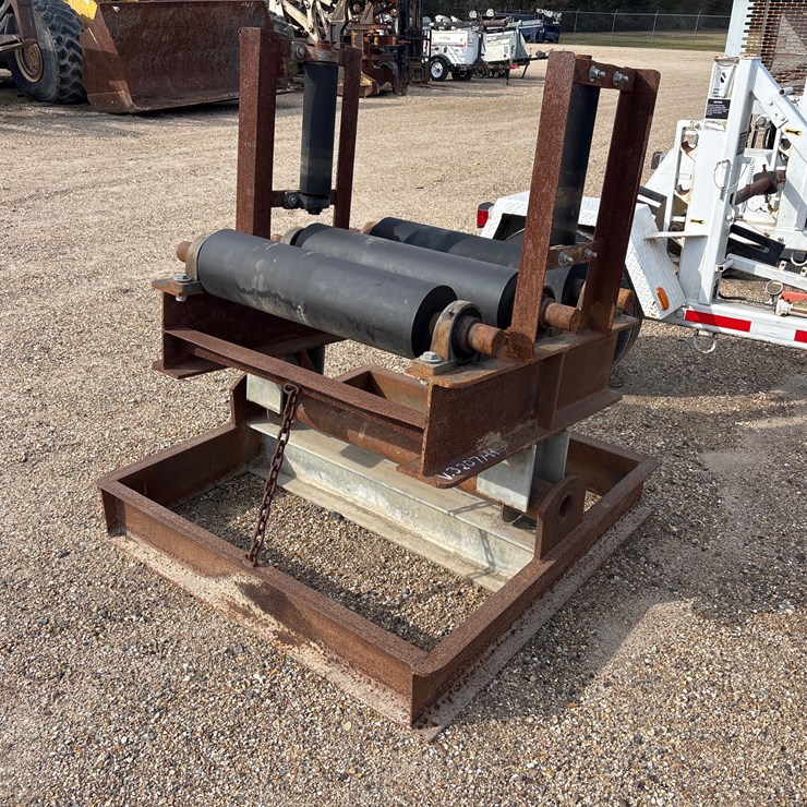 #3511 • PIPE ROLLER