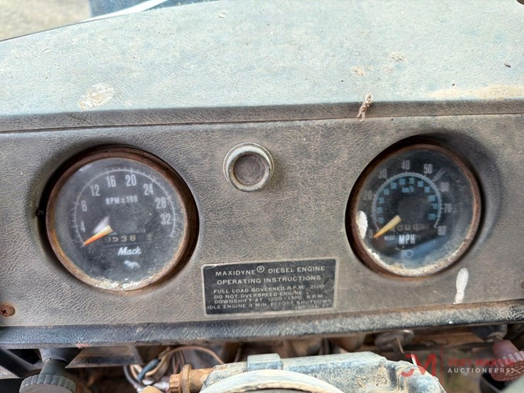 mack-rs686lst-image-24