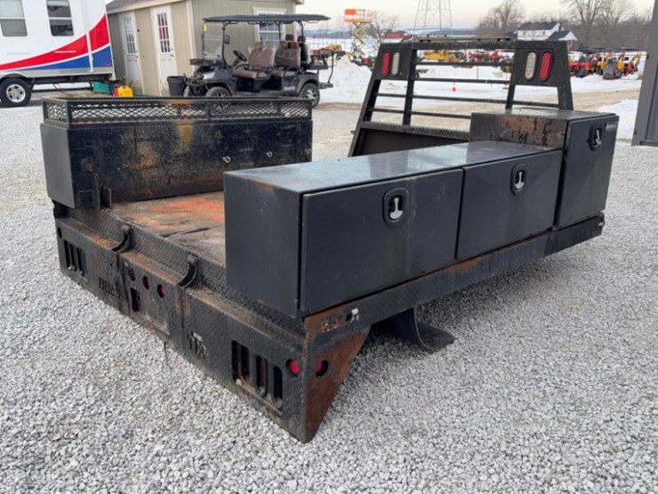 buyer's-products-bbe-black-8'-truck-bed-w/-tool-boxes,-safety-flasher-on-top-image-5