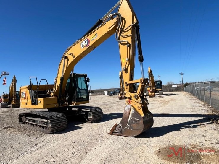 2022-caterpillar-320-image-4