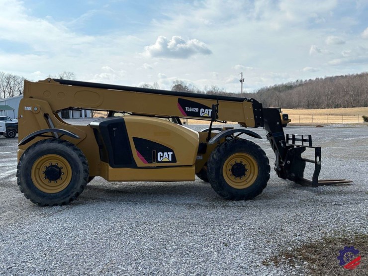 2019-caterpillar-tl642d-image-8