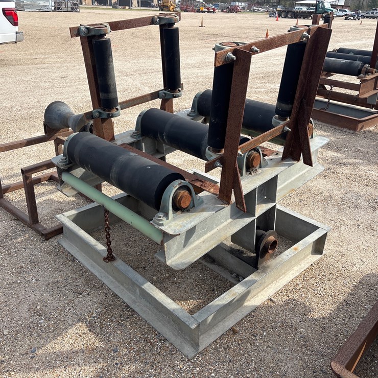 #3497 • PIPE ROLLER