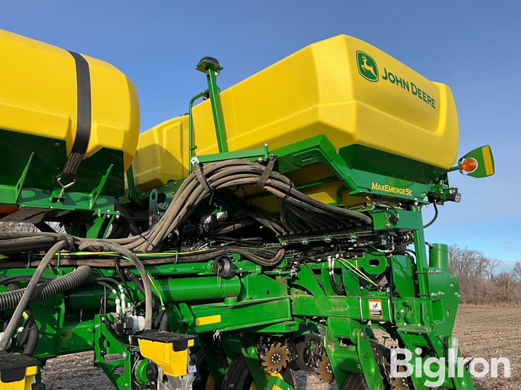 2024-john-deere-1775nt-image-10