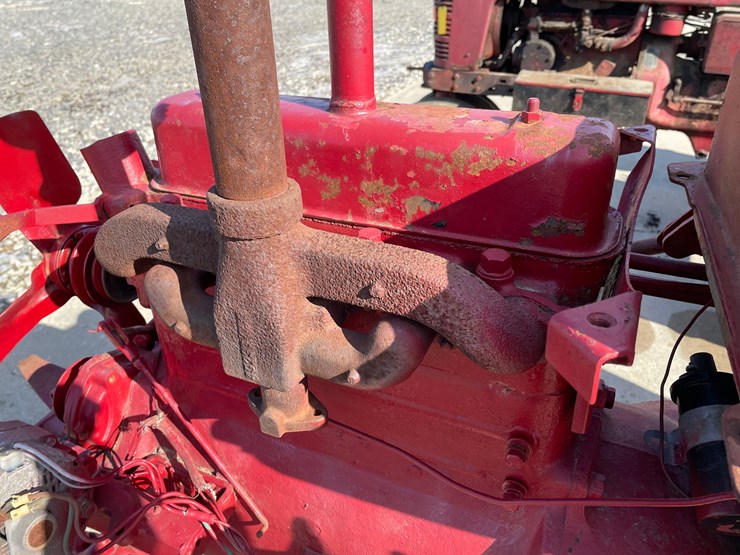 tag-#353,-farmall-130-tractor-image-6