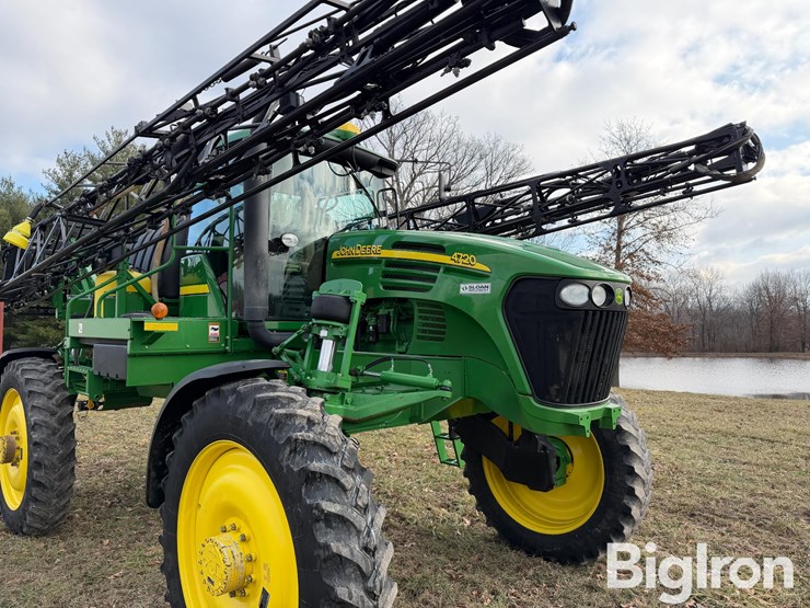 2007-john-deere-4720-image-16