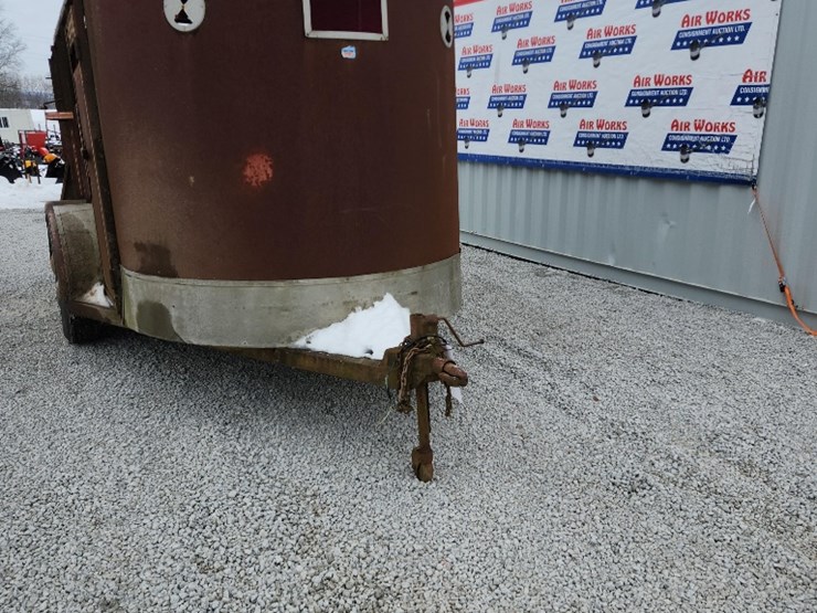 14'-tandem-axle-livestock-trailer-image-4