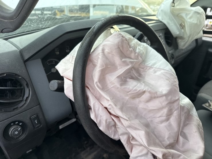 2016-ford-f550-image-21