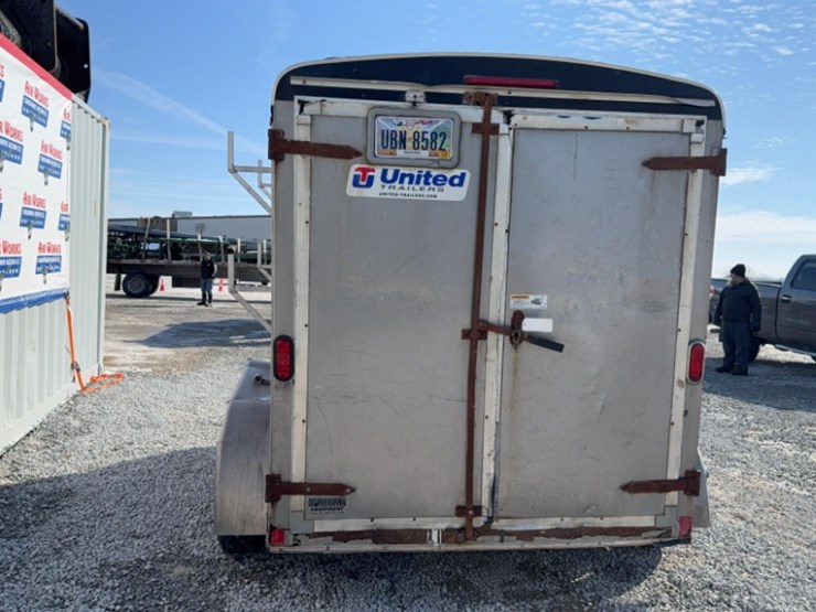 united-cargo-10'-trailer-sn#56jte1022ea134773,-tandem-axle,-ladder-hooks-on-side-image-11