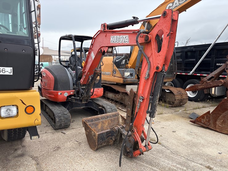 2017-kubota-kx040-4-image-17