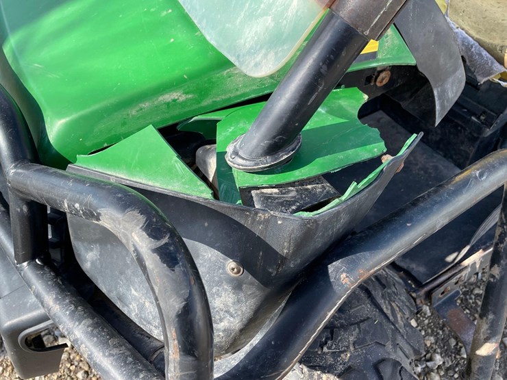 john-deere-gator-image-5