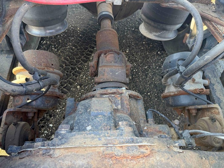 2012-freightliner-coronado-122-sleeper-image-12