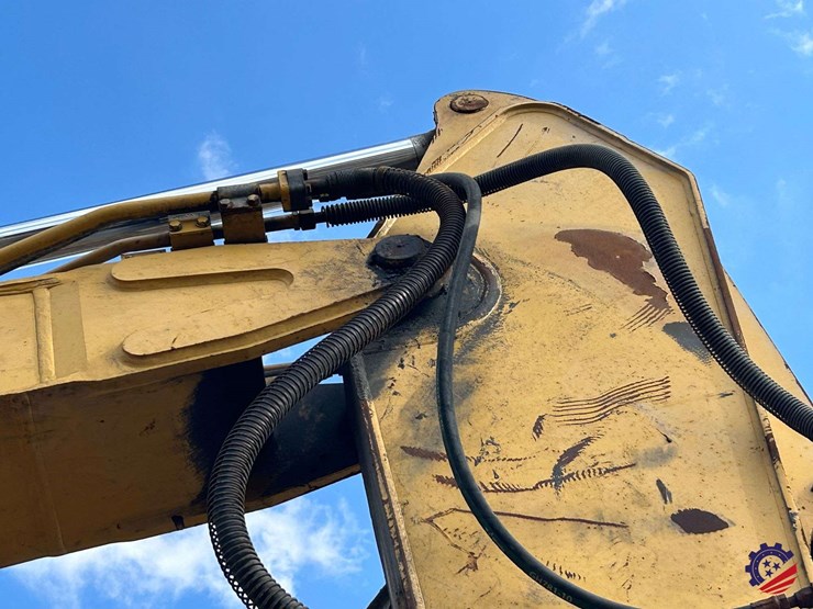 2017-caterpillar-318fl-image-44