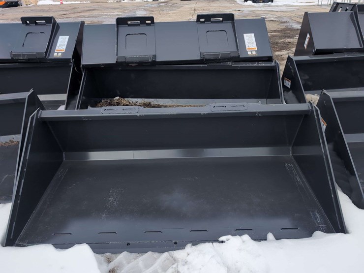 (1)-wolverine-72"-skid-steer-track-duty-bucket-tdb-11-72w-image-1