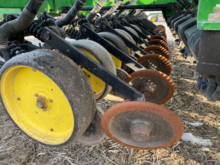 john-deere-750-image-10