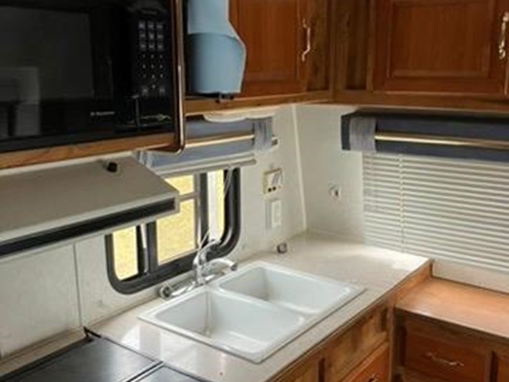 1994-skyline-nomad-special-3055-5th-wheel-camper-image-12
