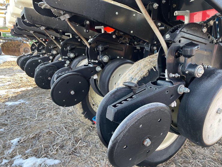 2010-kinze-3000-image-14