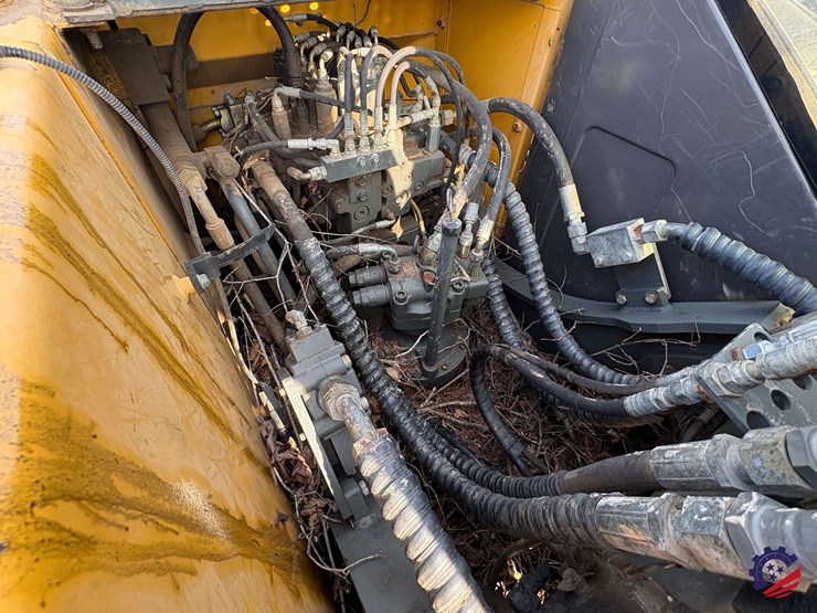 2012-volvo-ec140dl-image-41