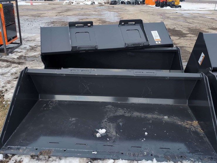 (1)-wolverine-78"-skid-steer-track-duty-bucket-tdb-11-78w-image-1