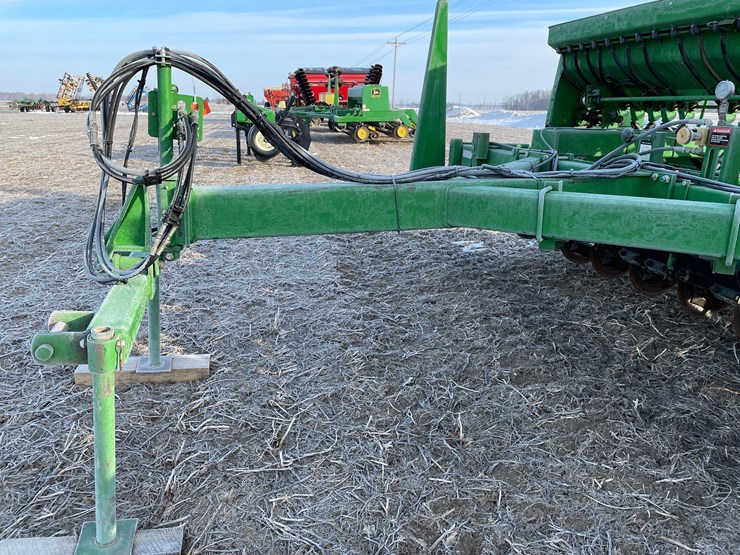 john-deere-750-image-4