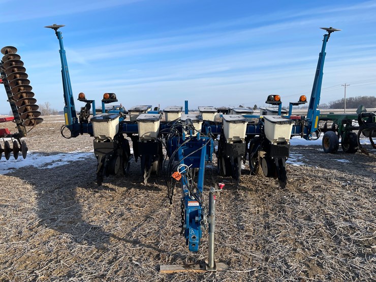 2010-kinze-3000-image-19