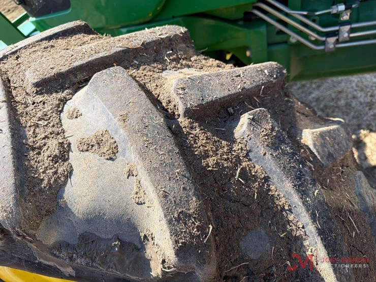john-deere-6120e-image-9