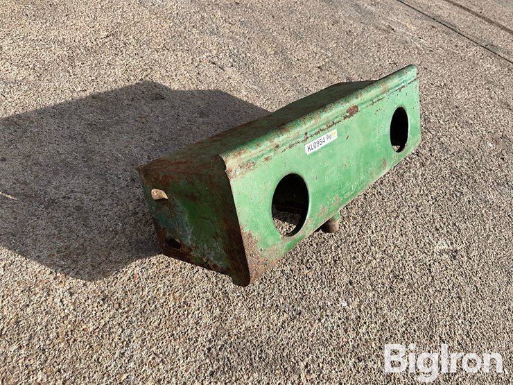 john-deere-tractor-front-weight-bracket-image-3