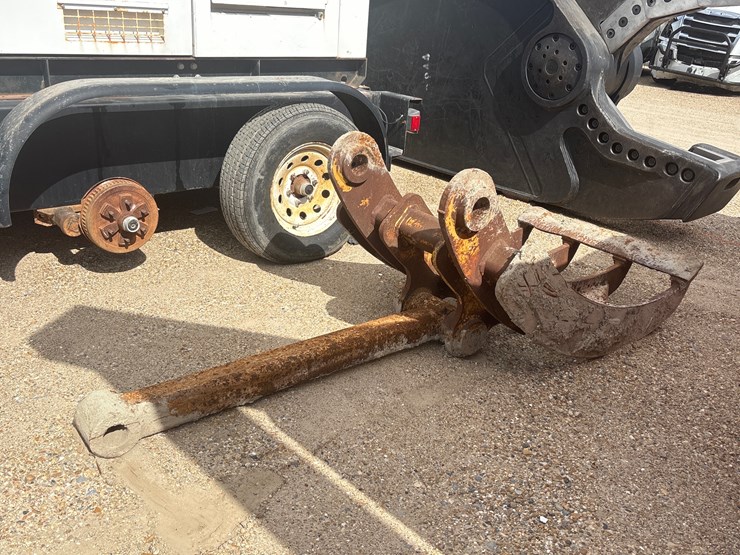 #2761-•-thumb-attachment-for-excavator-image-2