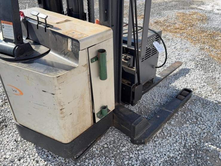 d-crown-e-walk-behind-fork-lift-model-e-sn#ga220787,-2-mast,-48"-forks,-incl.-work-hog-charger-image-7