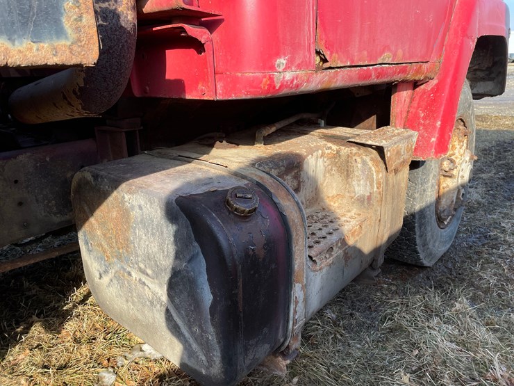tag-#322,-1978-ih-grain-truck-image-18