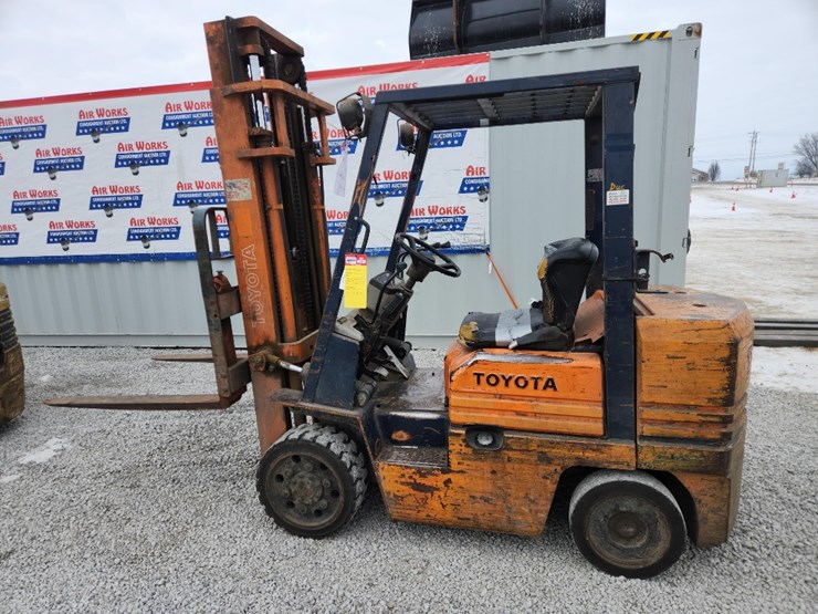 toyota-fork-lift,-sn#5fgcv30-70567-2-mast,-42"-forks,---jerky-brakes,-no-side-shift-image-1