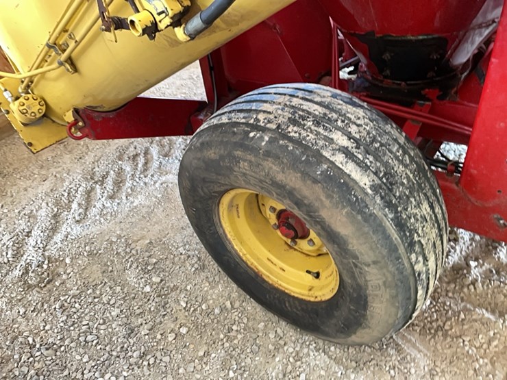 new-holland-355-image-14