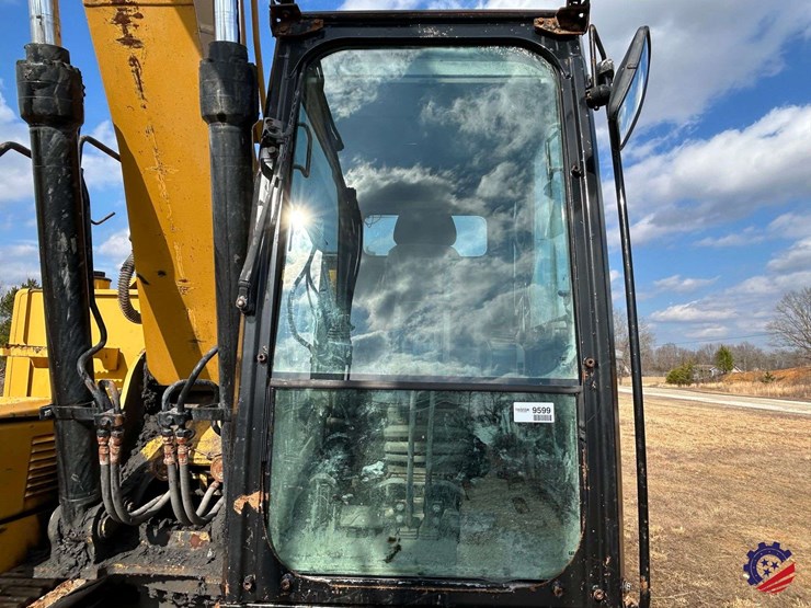 2017-caterpillar-318fl-image-65