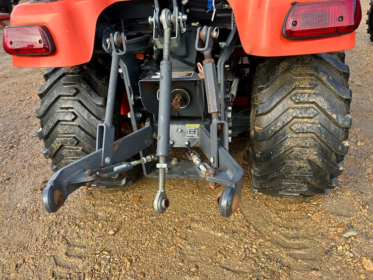 2013-kubota-bx2670-image-15