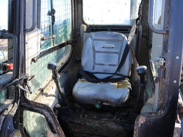 new-holland-l218-image-7