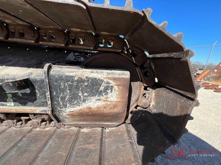 2022-caterpillar-320-image-8