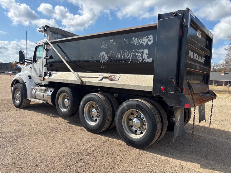 2024-kenworth-t880-image-4