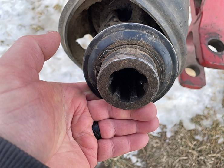 new-holland-br740a-image-9