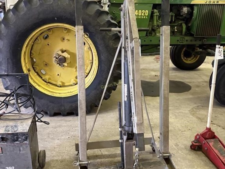 larin-2-ton-cherry-picker-hoist-image-2