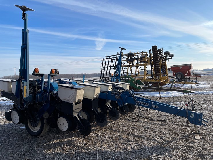 2010-kinze-3000-image-17