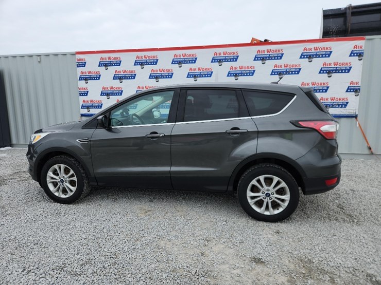 2017-ford-escape-image-1